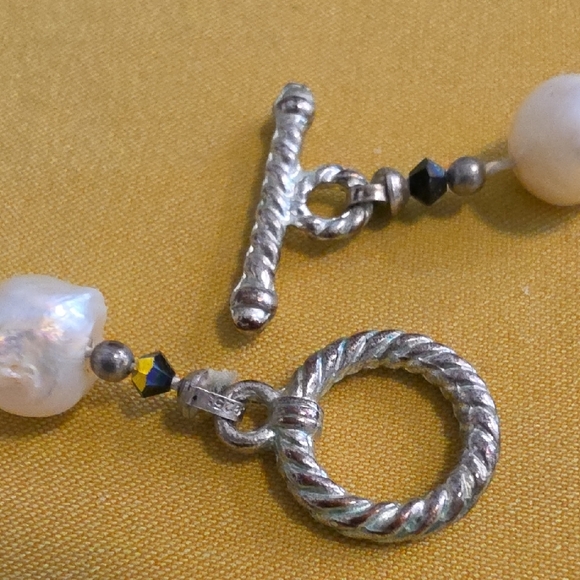 Vintage Knotted Fresh Water Pearl Necklace w/ 925 Silver Toggle "Cable" Clasp - Picture 2 of 16